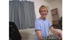 Innocent white gay twink serves monster black cock Thumb