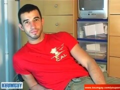 Fab, Handsome delivery guy gets wanked in spite of him ! Thumb
