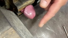 Quetschen vom Schwanz meines Sklaven Thumb