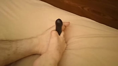 Juego con mis pies y un consolador, me pajeo y me corro sobre mis pies. Thumb