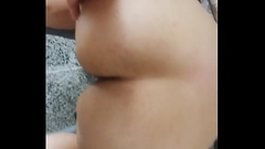 Me cojo a mi hermosa flaquita sobre la mesa mientras miramos porno. Opinen que nos excitamos con lo que escriben. Thumb