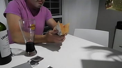 VOLVIENDO DE VACACIONES UN  AMIGO NOS INVITA  A VER  COMO  COJE LA PUTA  QUE TIENE  EN  LA ESQUINA DE LA CASA, TRABAJANDO Thumb