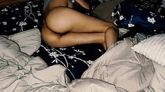 Estoy en la cama completamente desnuda  para que mi cu&ntilde_ado me folle  un dia despues de habermele insinuado y decirle que me gusta que me graben Thumb