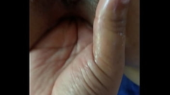 A Lena le encanta que le metan la mano en la pucha jugosa Thumb