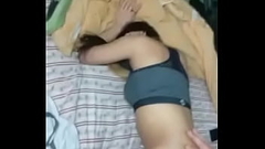 menina de 19  aninhos pede pra levar  na xereca   tiuzao penetra lentamente no come&ccedil_o para  n&atilde_o assustar e  logo  o coroa colocou tudo para dentro a novinha delirava  muintooo Thumb