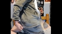 Nerdy Twink asks if big wants him to jerk off in his hoodie Thumb