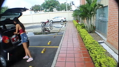 MI VECINITA NECESITA UN HOMBRE PARA CARGAR SUS COMPRAS Y COMO ME ENCANTA NO DUDO EN HACERLO Thumb
