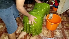 रसोई का काम कर रही नौकरानी को स्टैंड पर घोड़ी बनाकर चोदा XXX Maid Sex आवाज हिंदी में Thumb