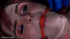 Redhead shemale slave bound on sybian Thumb