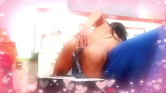 Zorrita caliente, gozando de sus consoladores Thumb