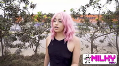 Sasha es una animadora de fiestas que recibe ayuda econ&oacute_mica a cambio de ser follada, peruana cumple retos calientes en publico. Thumb