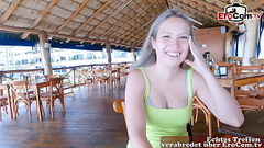 URLAUBS DATE - Deutscher Tourist trifft Spanische teen &uuml_ber EroCom zum Public Sex POV Thumb