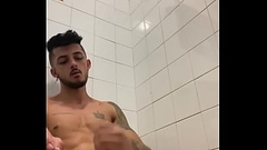 Dando aquela aliviada no banheiro Thumb
