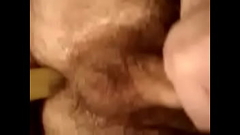 Esposa argentina dominante le mete el dedo al marido Thumb
