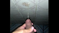 Mijando na parede Thumb