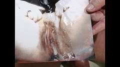 geile Schlampe bekommt Gesicht und Fotze mit Sperma getr&auml_nkt Thumb