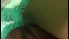 Se masturba con el perfume Thumb