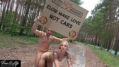 Nacktprotest vor Tesla Gigafactory Berlin Pornodreh gegen Elon Musk Thumb