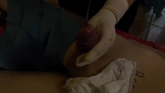 Un jeune soumis de 20 ans subit une dilatation d&rsquo_ur&egrave_tre par Ma&icirc_tresse Gamora Thumb