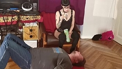 Slim goth domina feeding her slave mouth to mouth pt1 HD Thumb